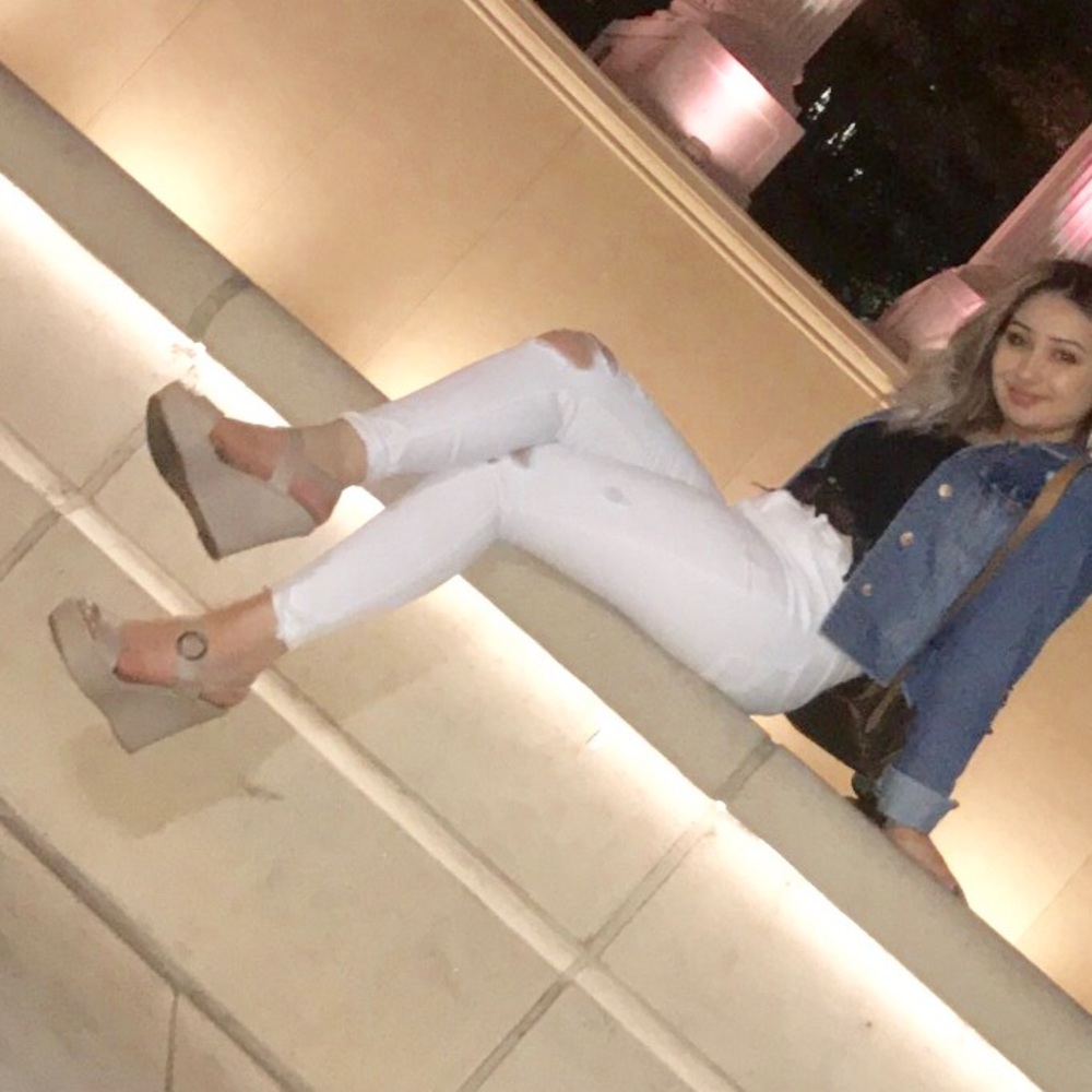 Sold - Picture 3 of 3